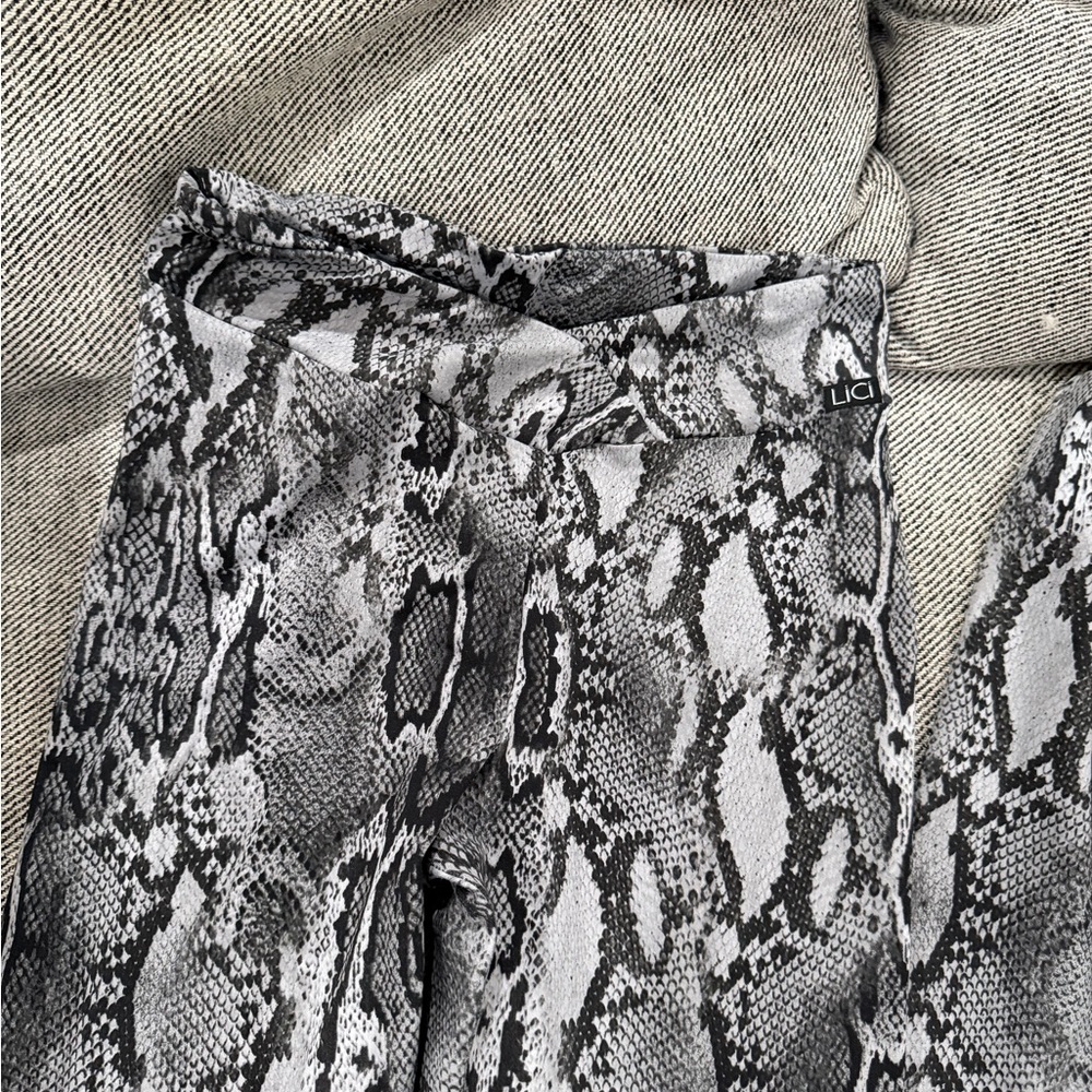 Lici Fit Python Grounded Set. Comes In Set - image 2